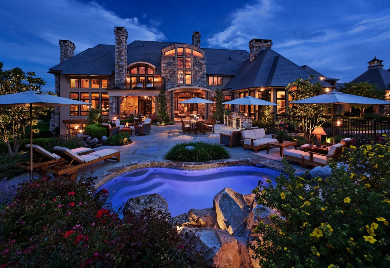Patio_HWQS_Night_All-On